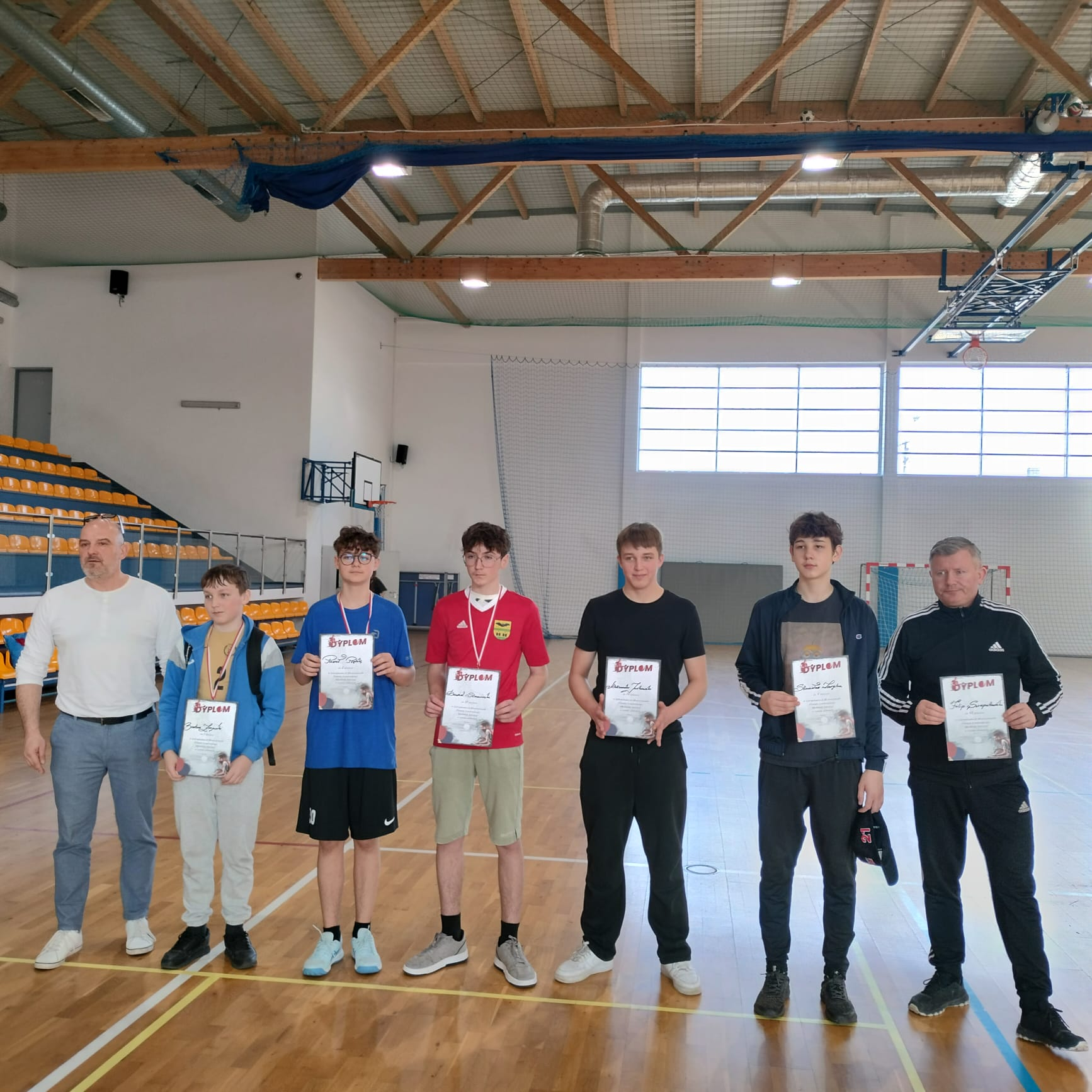 🏃‍♂️ Sukces naszych uczniów na zawodach w Nowogrodzie!