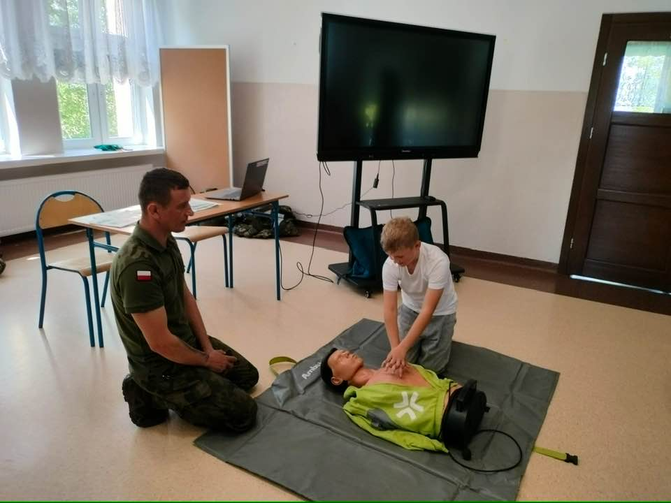 „Edukacja z wojskiem” – Spotkanie z Żołnierzami 18 Pułku Logistycznego w Łomży
